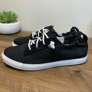 Timberland women’s size 7. Newport Bay Oxford. Slip on shoes